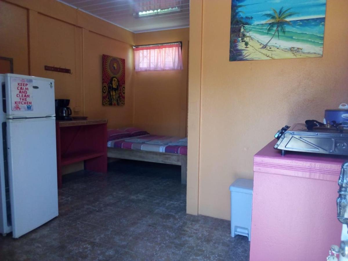 Hotel One Love Puerto Viejo Puerto Viejo de Talamanca Bagian luar foto